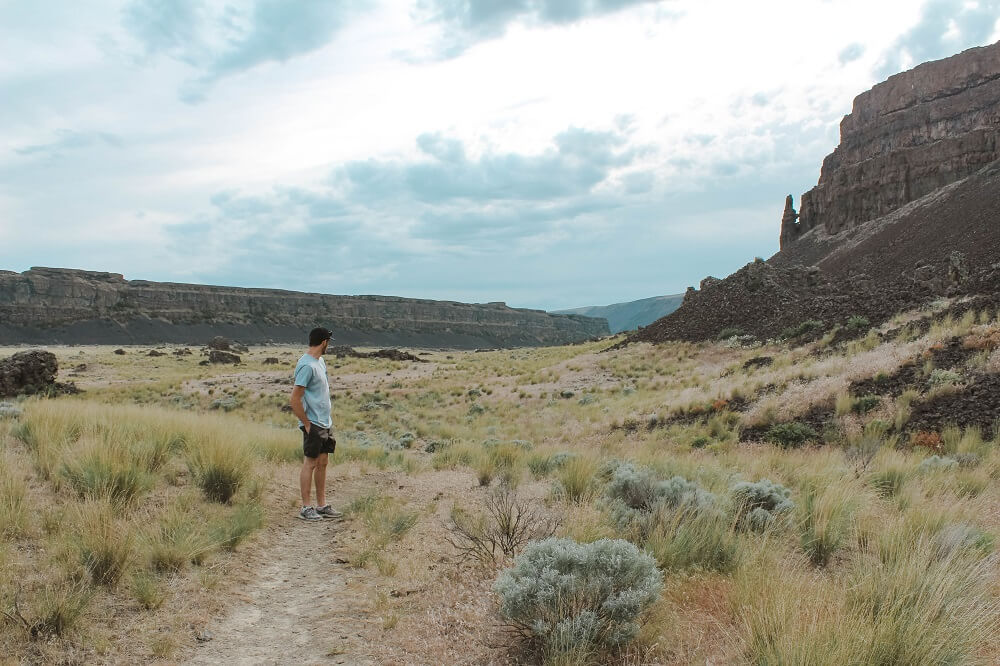 Umatilla Rock hiking trail in Sun Lakes Dry Falls State Park in Washington.