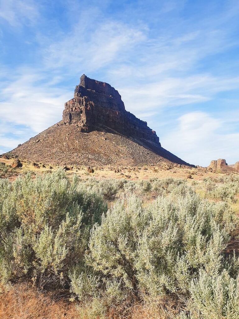Umatilla Rock under blue skies at Sun Lakes Dry Falls State Park in eastern Washington.