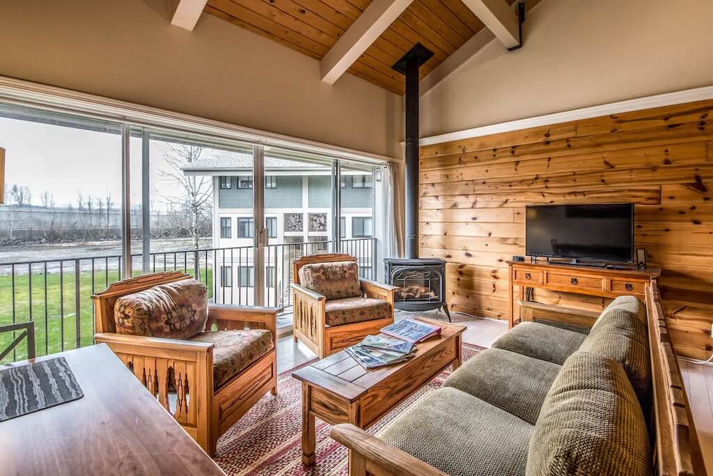Lakeside Vacation Home Rentals In Sandpoint, Idaho