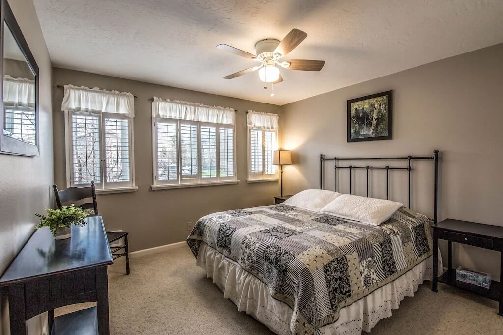 Lakeside Vacation Home Rentals In Sandpoint, Idaho
