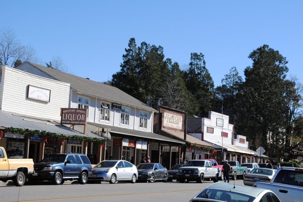 An easy day trip from San Diego is Julian, a historic town in the Cuyamaca Mountains.